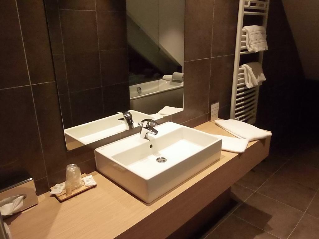Hotel Restaurant Le Rive Gauche جويني المظهر الخارجي الصورة