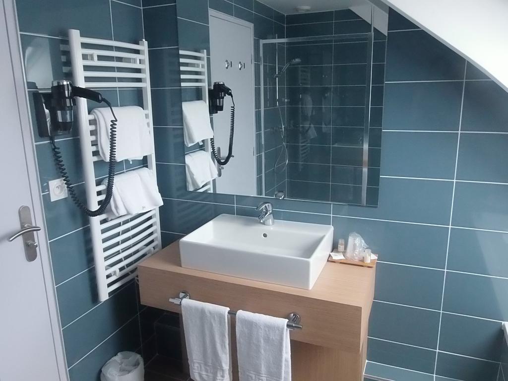 Hotel Restaurant Le Rive Gauche جويني الغرفة الصورة