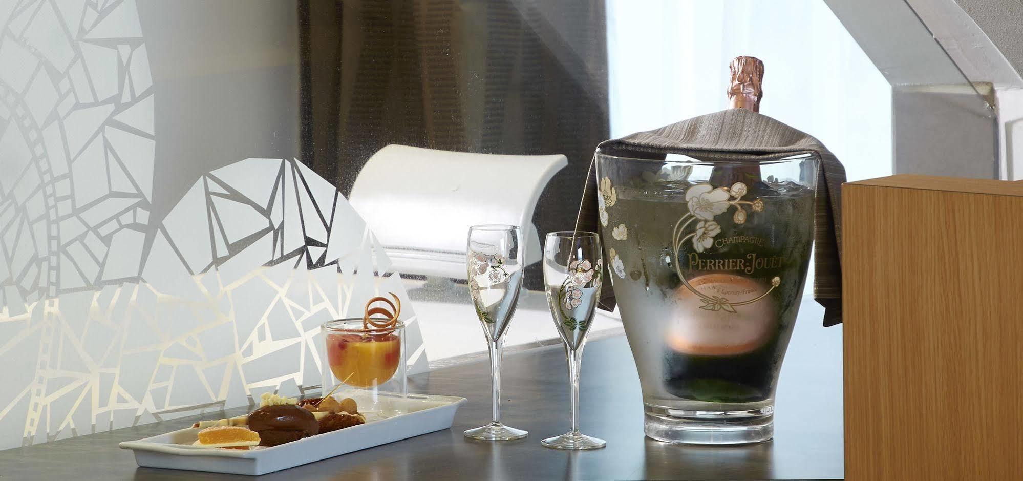 Hotel Restaurant Le Rive Gauche جويني المظهر الخارجي الصورة